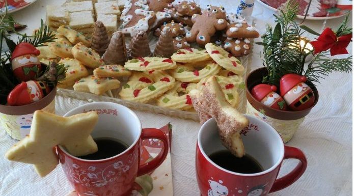 Коледни бишкоти